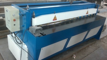 Q11-3*1300MM電動(dòng)剪板機(jī) 小型剪板機(jī)價(jià)格解析與廠家報(bào)價(jià)指南